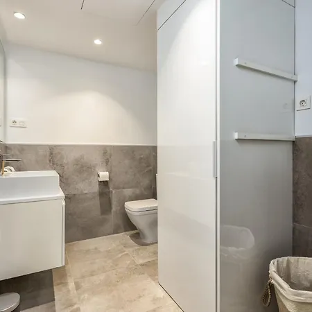 Vivi Homes - Sara Pool, Terrace, Golf &