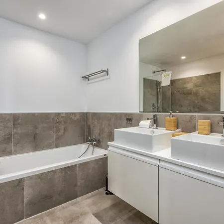 Vivi Homes - Sara Pool, Terrace, Golf & Lejlighed